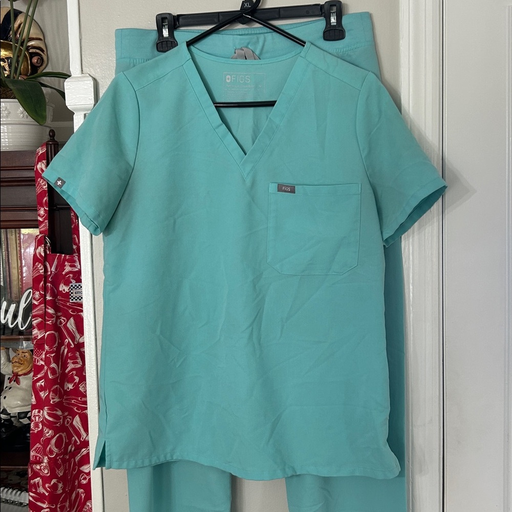 FIGS Fresh Aqua Scrub Set Catarina Top Med Livingston Pant M Tall